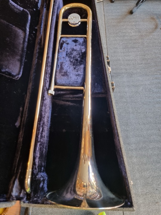 Trombon Conn Constelation CK 870132- 48H i mycket fint skick ,ny fixad med någon liten bubbla , pris diskuteras